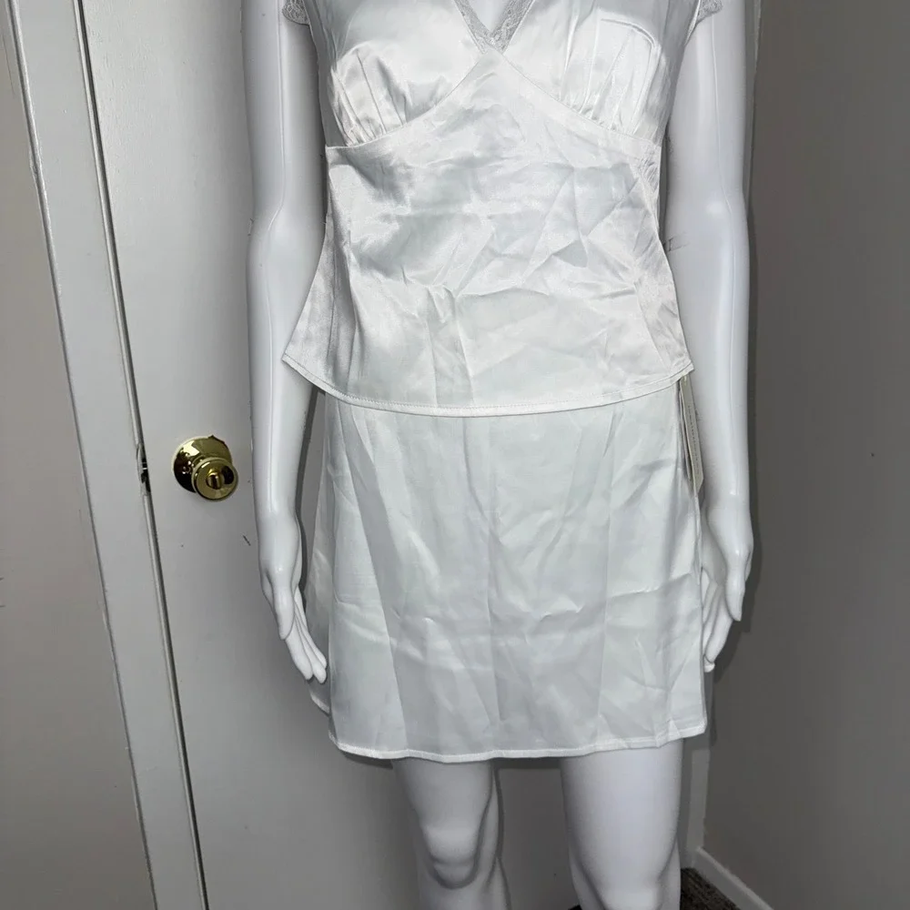Commense Satin Mini Lace Trim Open‎ Back Sleeveless 2 piece set White Size Small